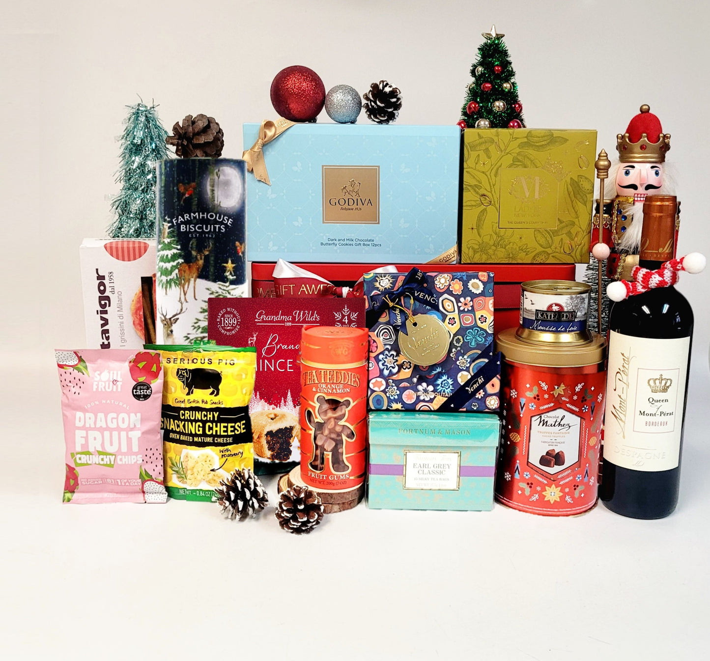 Grand Santa Christmas Gift Hamper with Wine