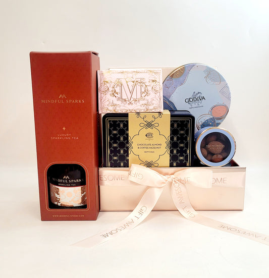 Wonderful Gourmet Hamper Set with Sparkling Tea