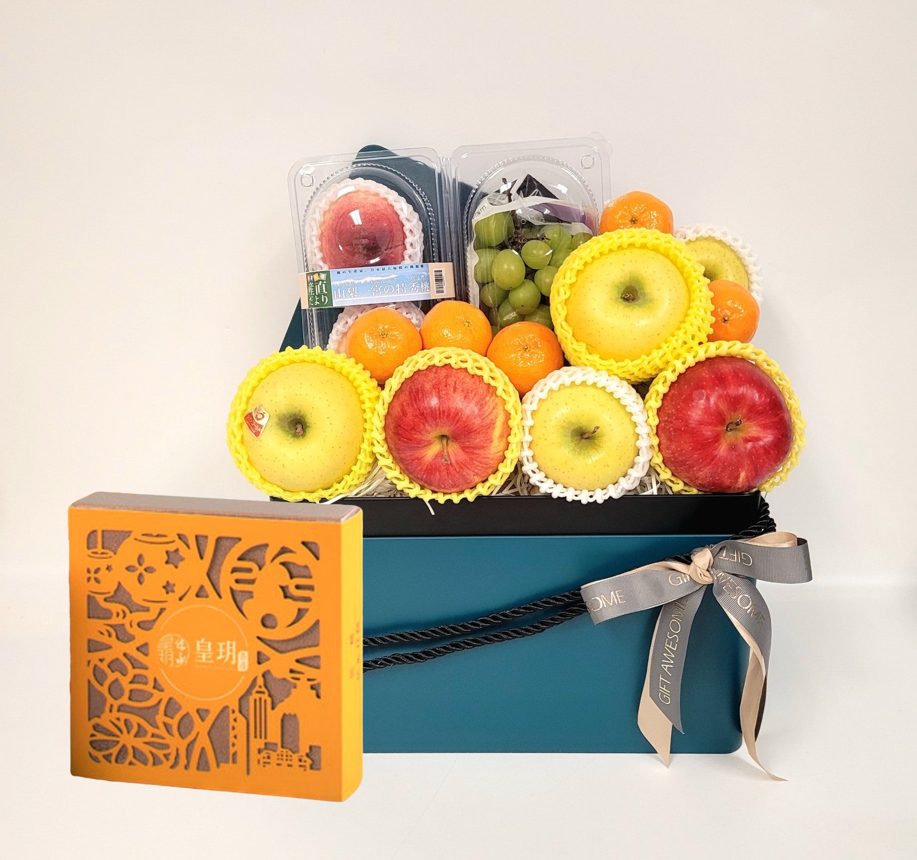 Luxury Japanese Fruit Hamper with Imperial Patisserie Mooncakes Gift