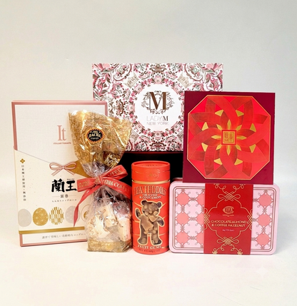 Moonlight Grand Wishes Hamper with The Peninsula Mooncakes