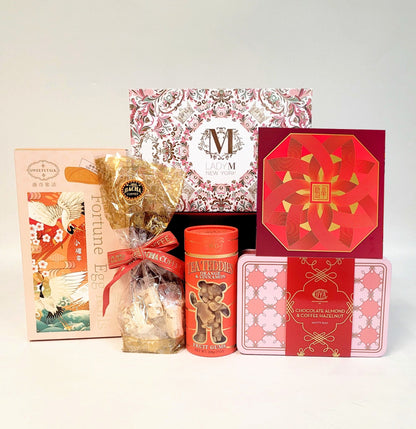 Moonlight Grand Wishes Hamper with The Peninsula Mooncakes
