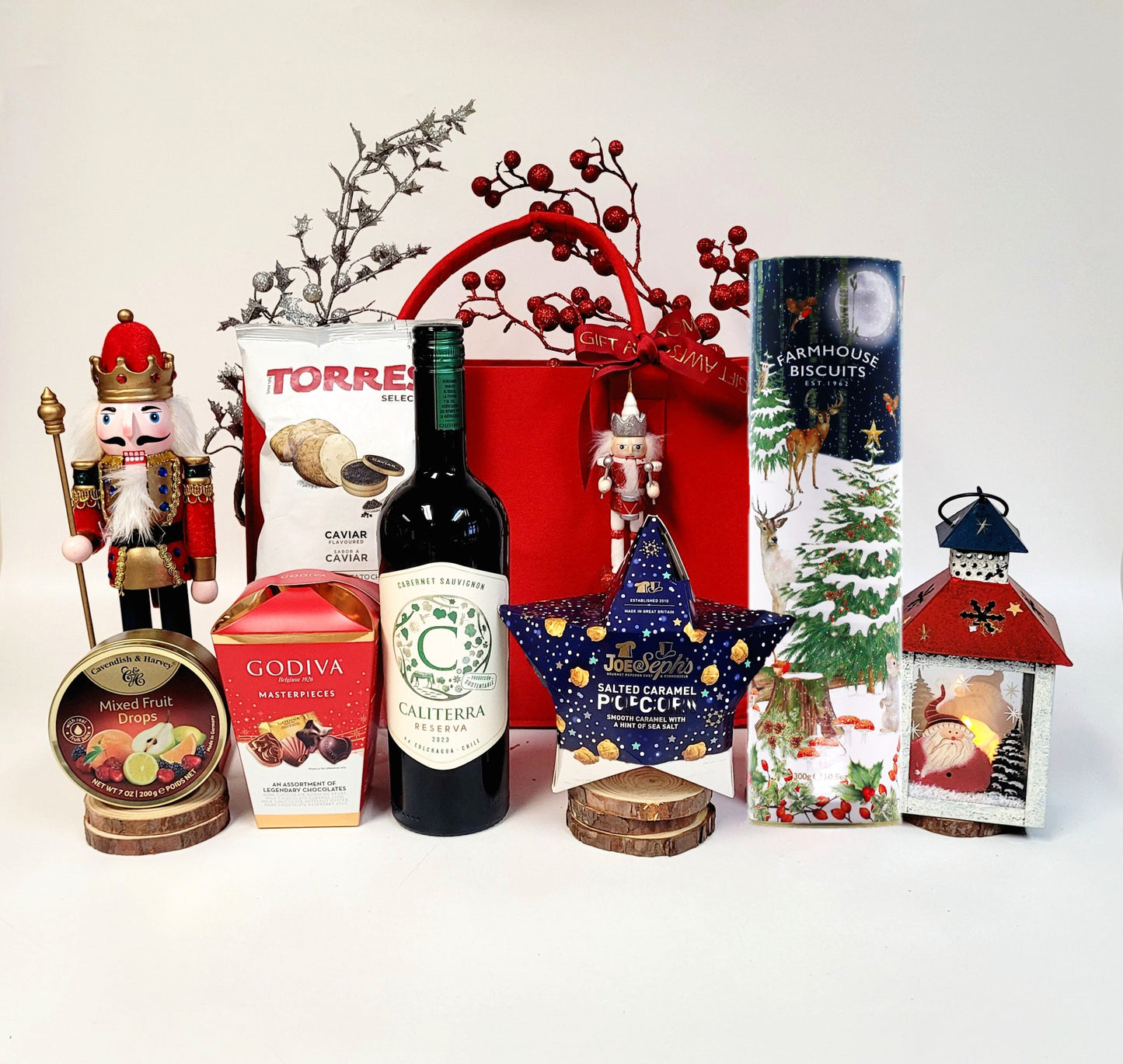 紅色聖誕禮物籃配紅酒