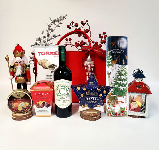 紅色聖誕禮物籃配紅酒