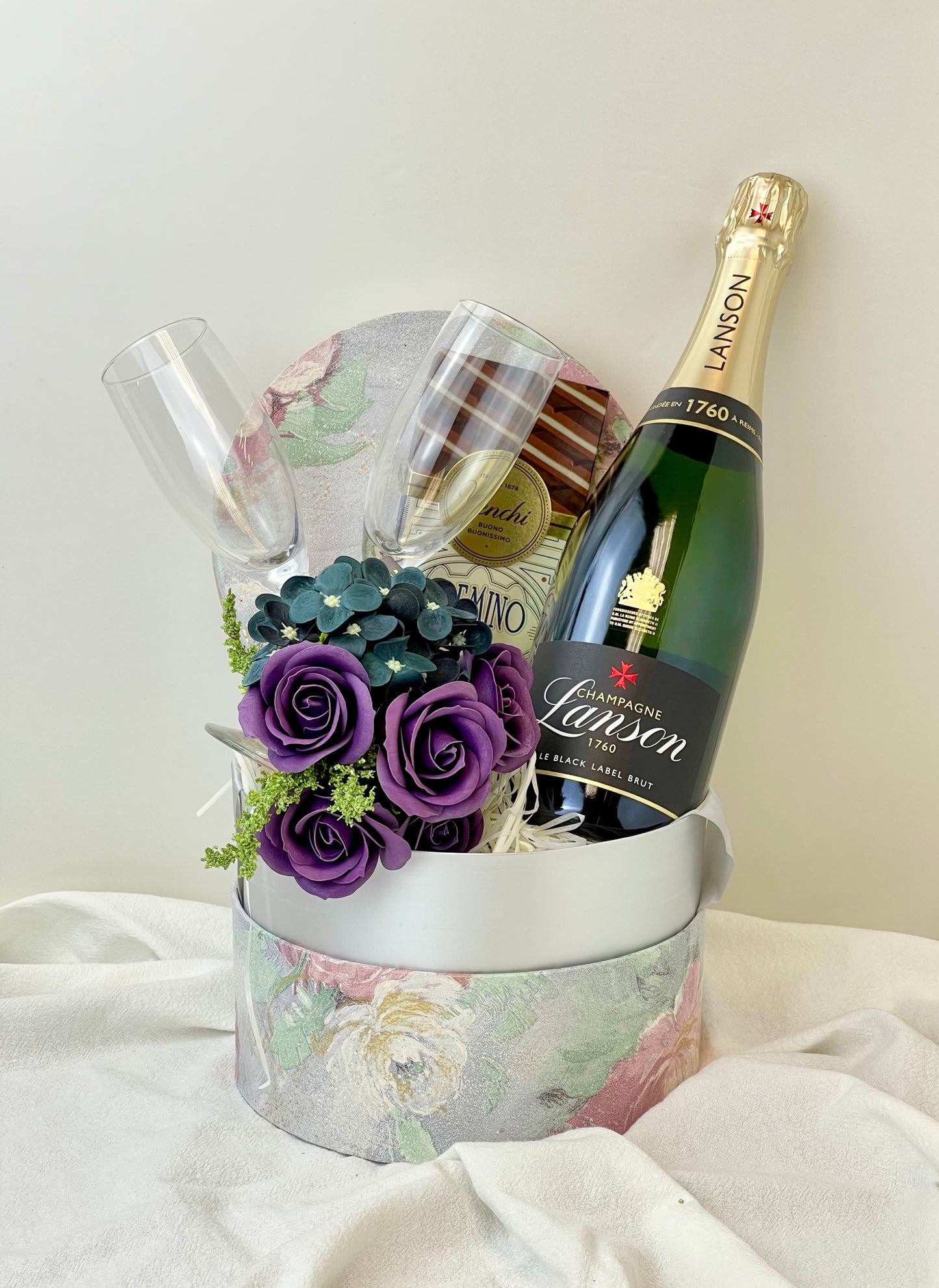 Purple Romance Champagne Set